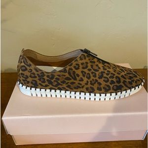 New in box, Eric Michael Marlo/Leopard size 40/8.5